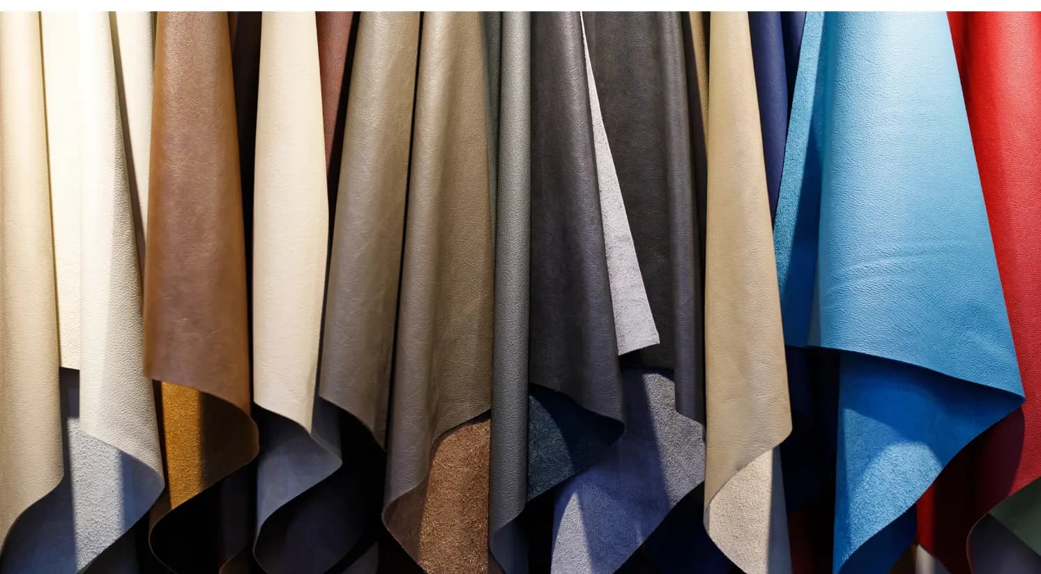 Cueros wet white terminados - material sostenible para zapatos infantiles